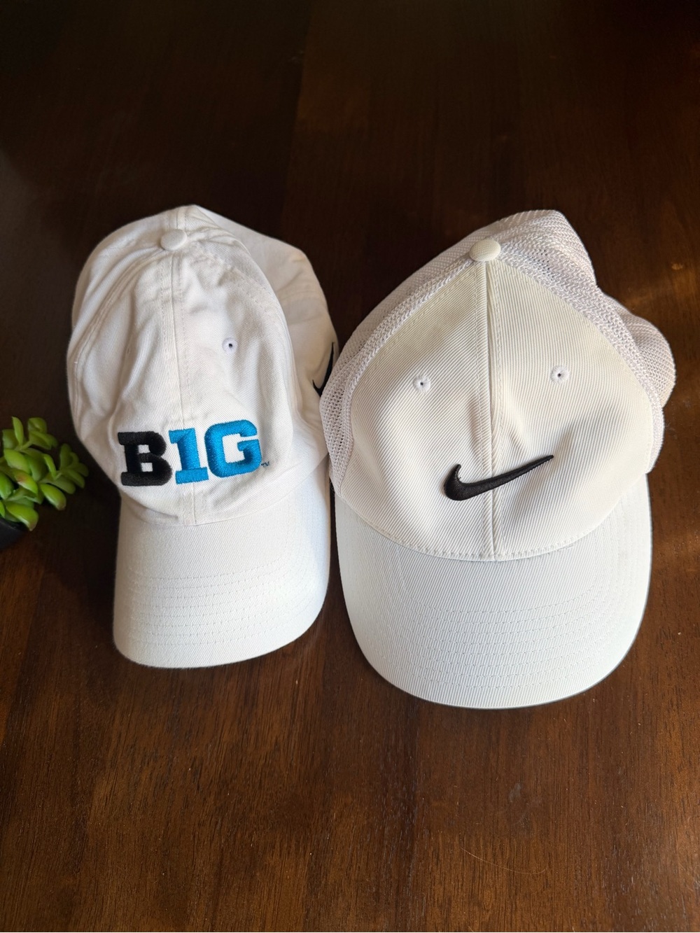 Nike White Baseball Cap &Black and Blue Accent Hat Bundle Lot Set osfm & L/xl